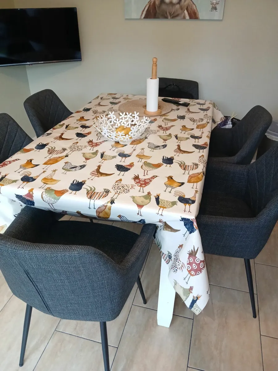 Kitchen Table - Image 4