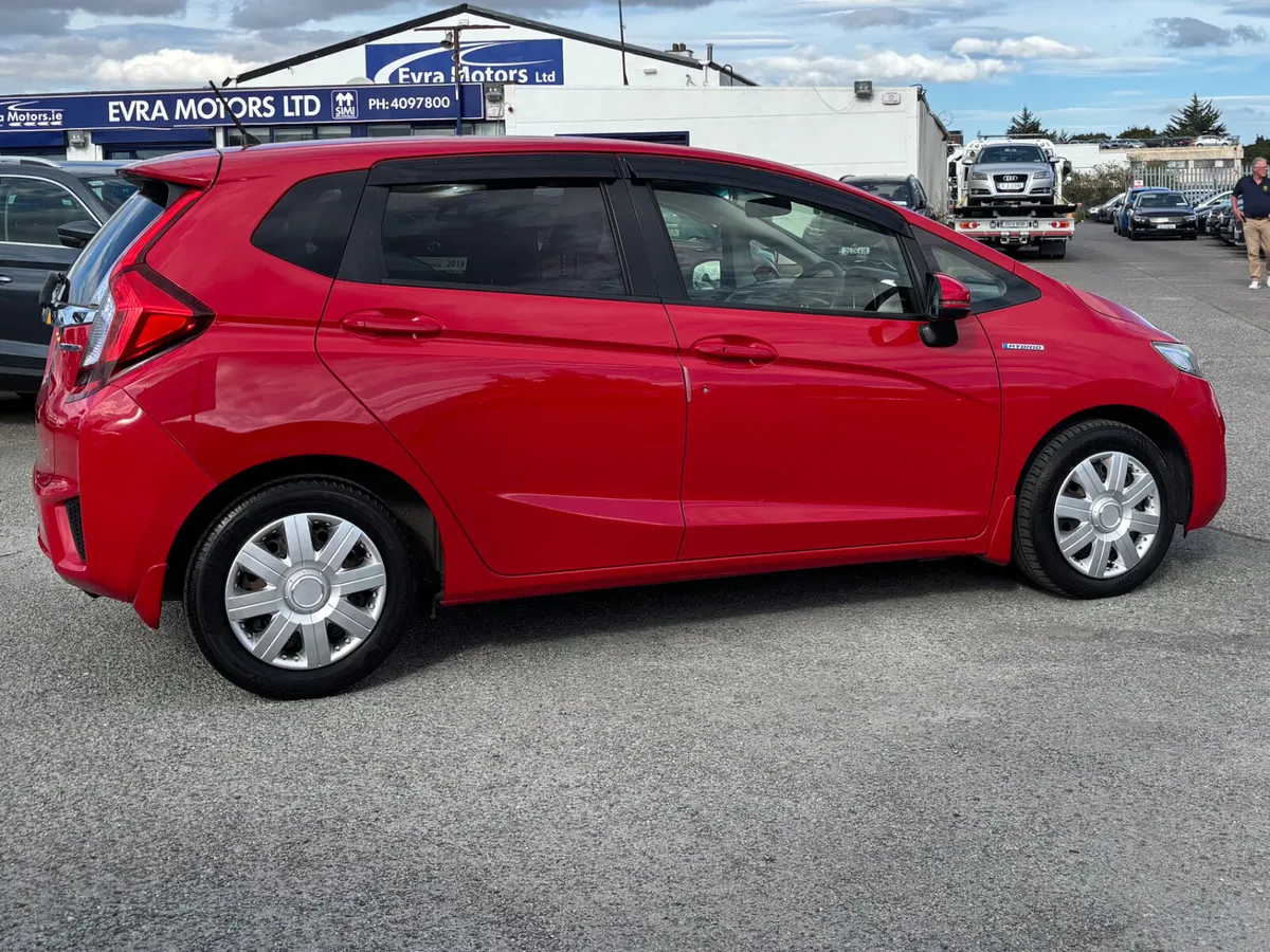 2014 Honda Fit 1.5 Hybrid Auto Nct 09/26 - Image 4
