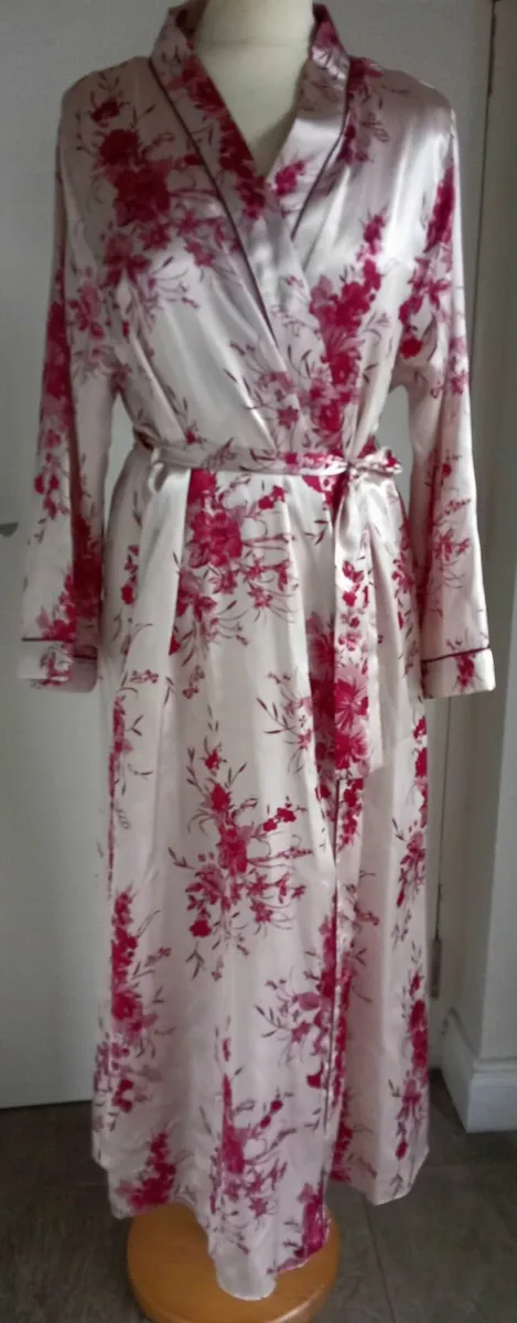 Dressing gown - Image 1