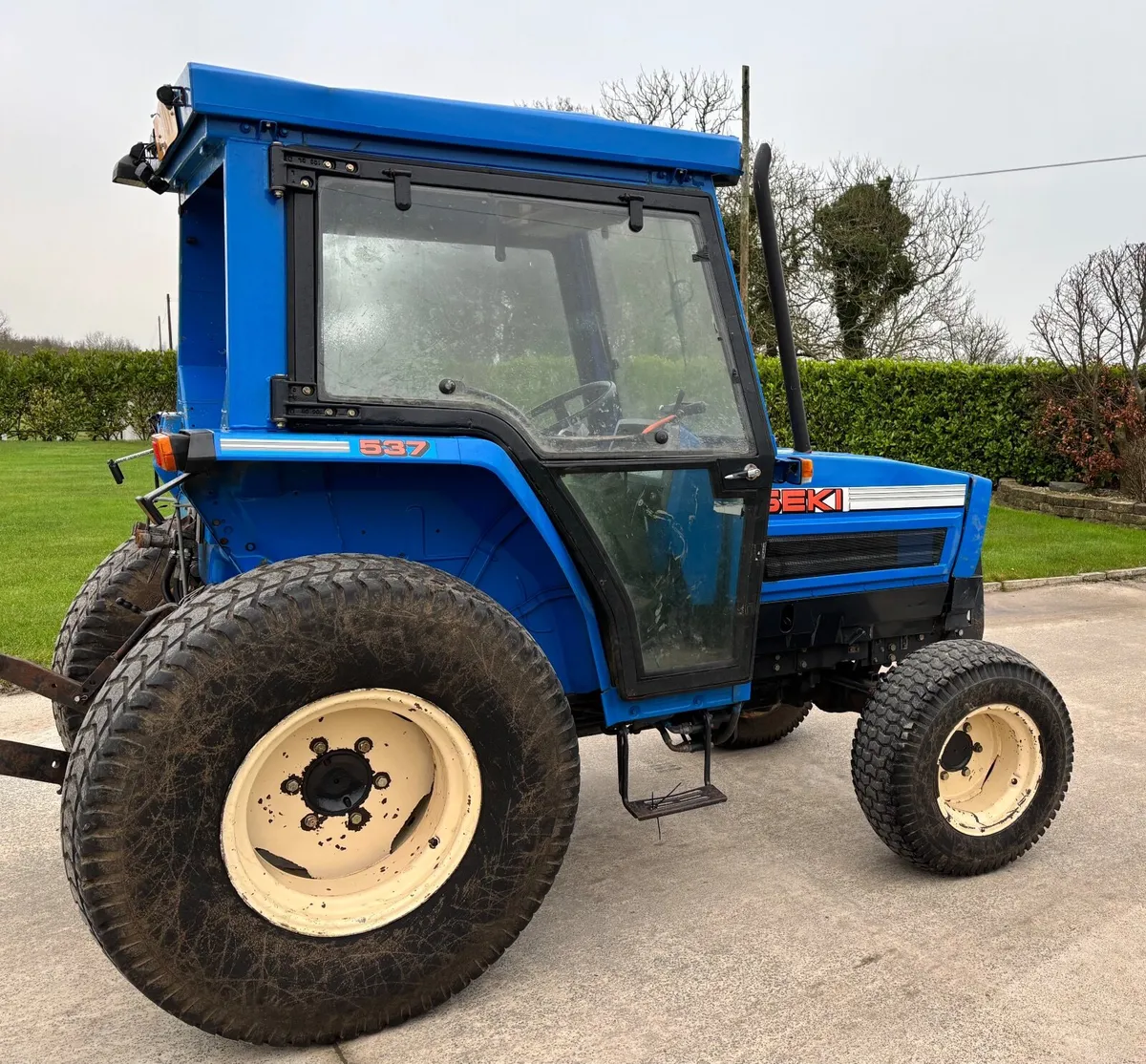Iseki compact tractor - Image 2