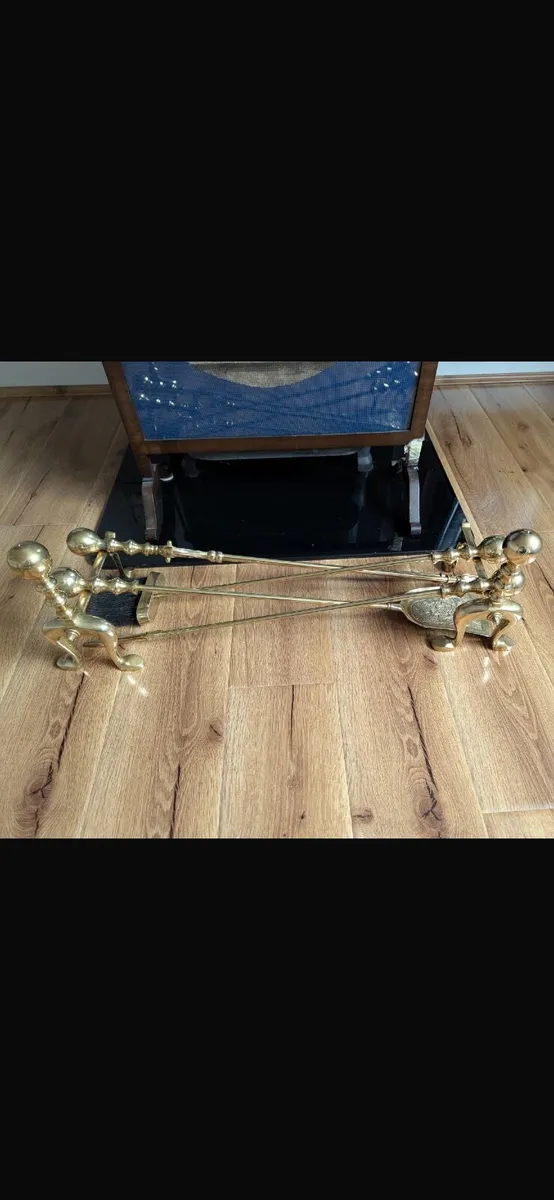 Fire irons - Image 1