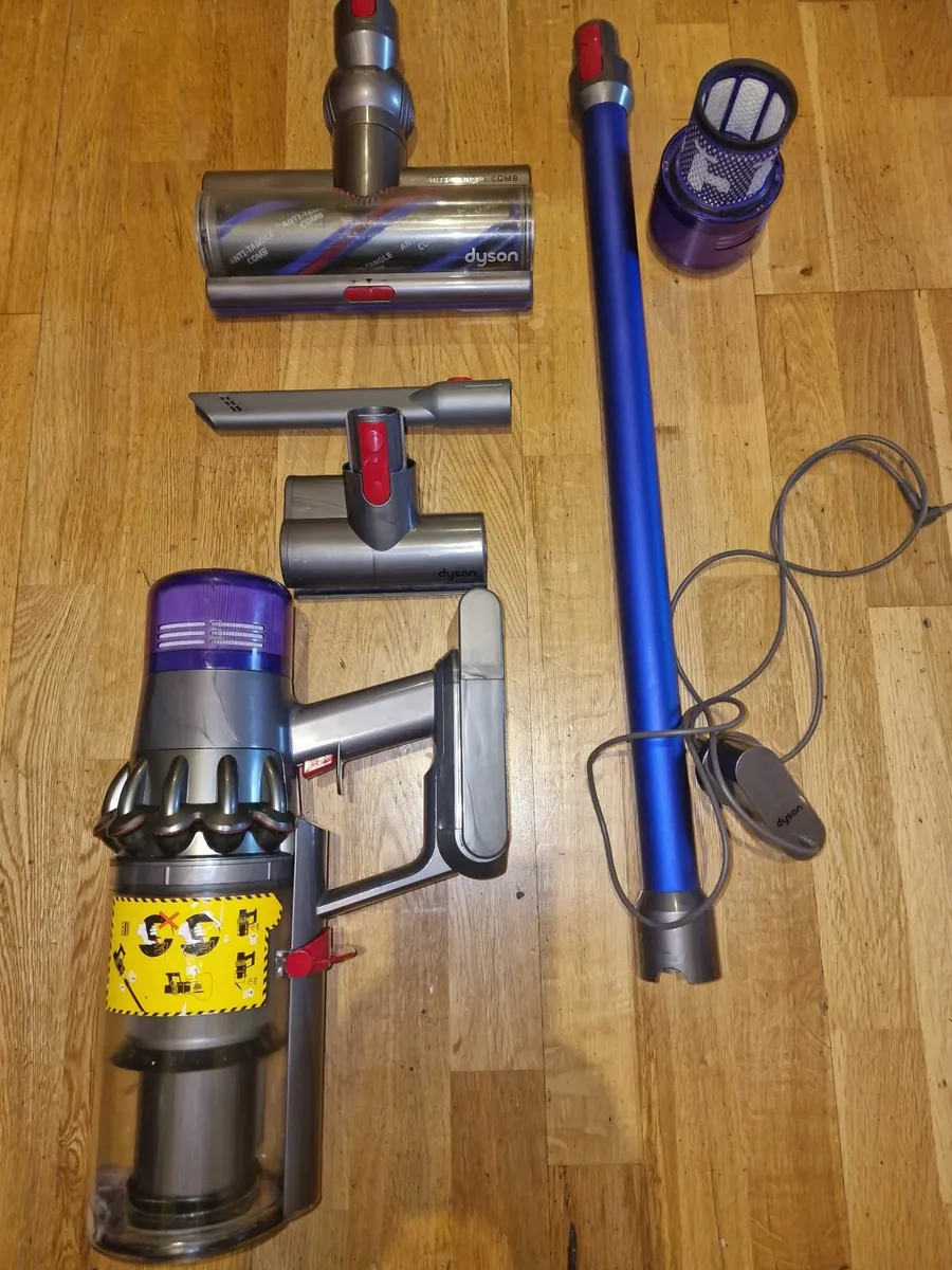 Dyson v11 - Image 1