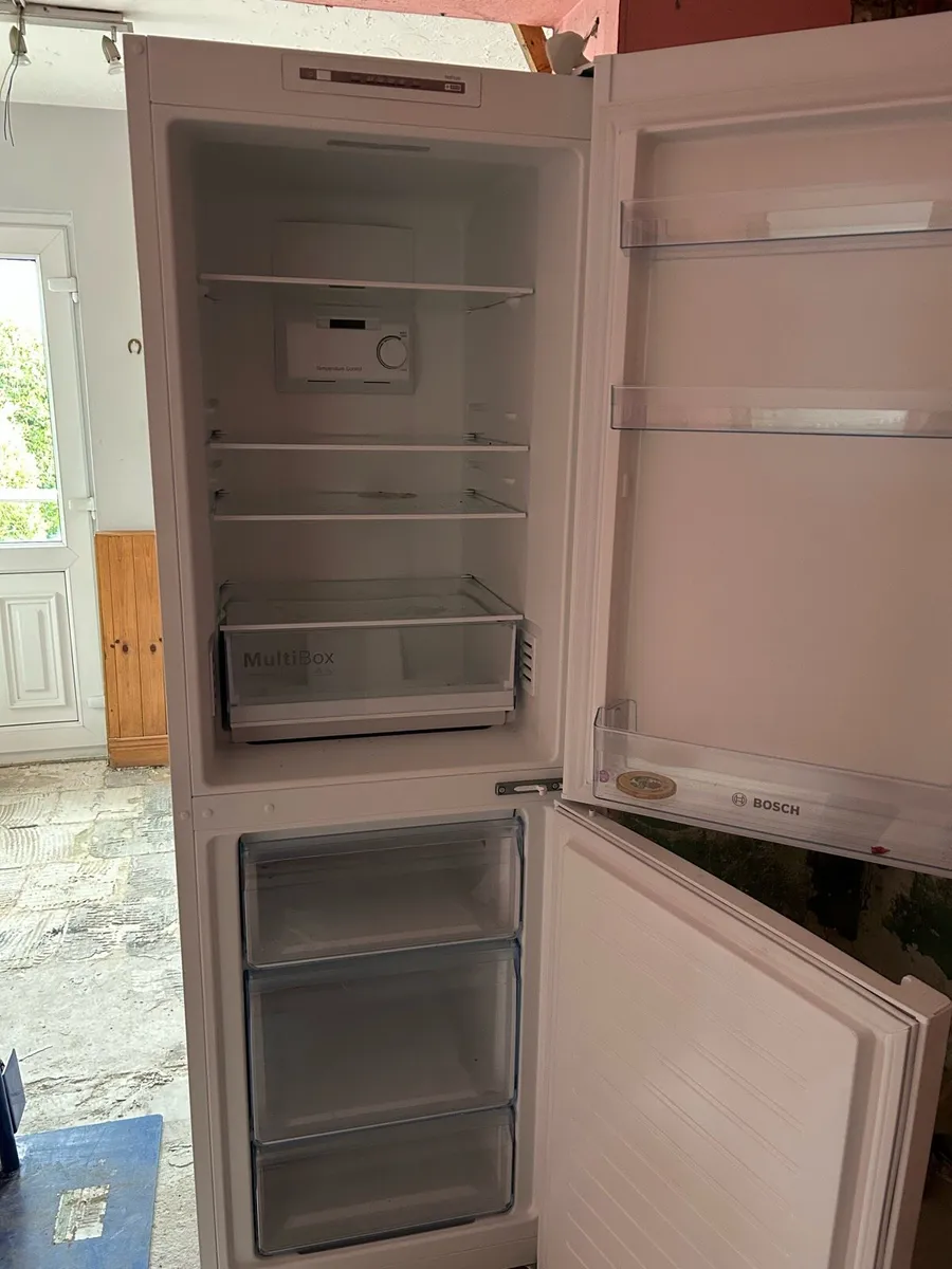 Bosch fridge freezer - Image 2