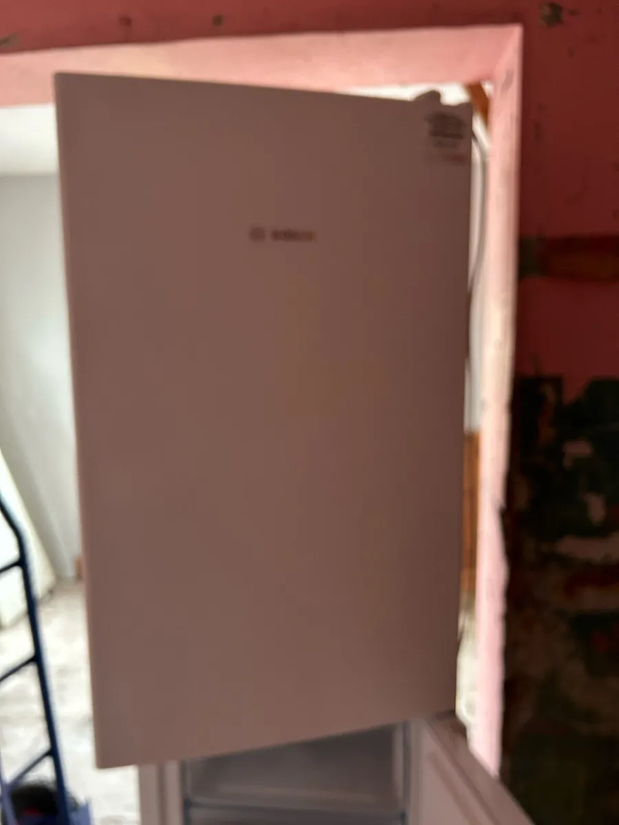Bosch fridge freezer - Image 4