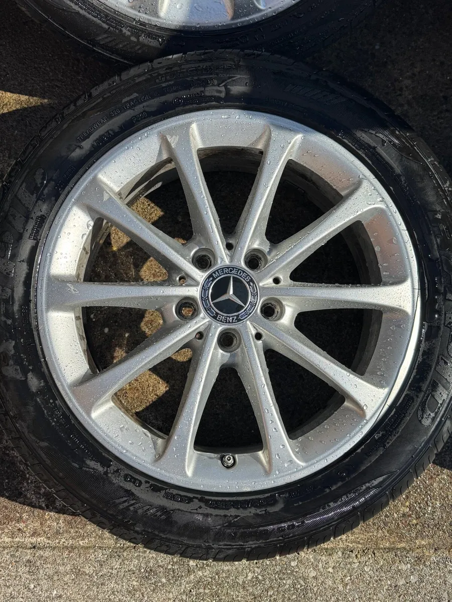 Mercedes 17 inch wheels - Image 1