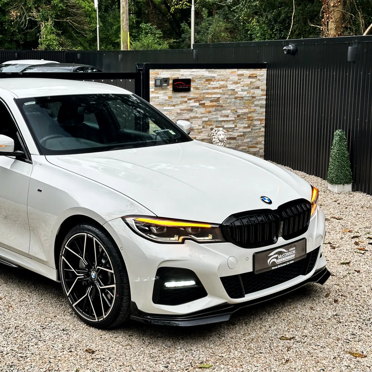 2021 (211)  BMW 330e M-SPORT 290BHP - Image 2