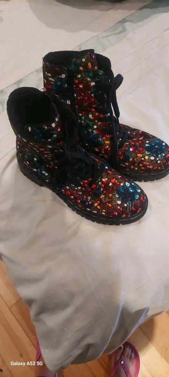 Boots - Image 1