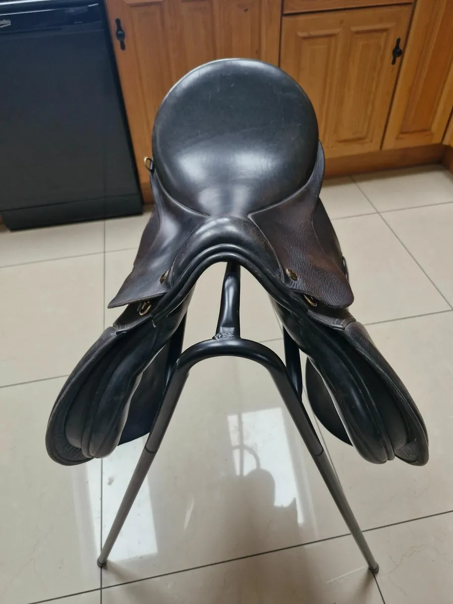Horse saddles - Image 2