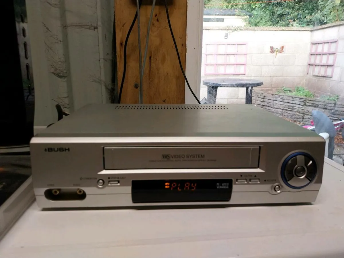 ɓush vcr player - Image 1