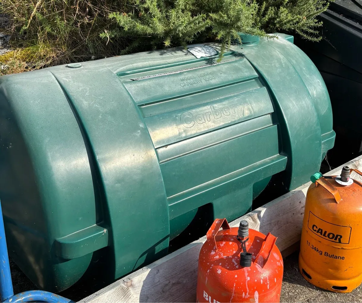 Oil tank - Image 1