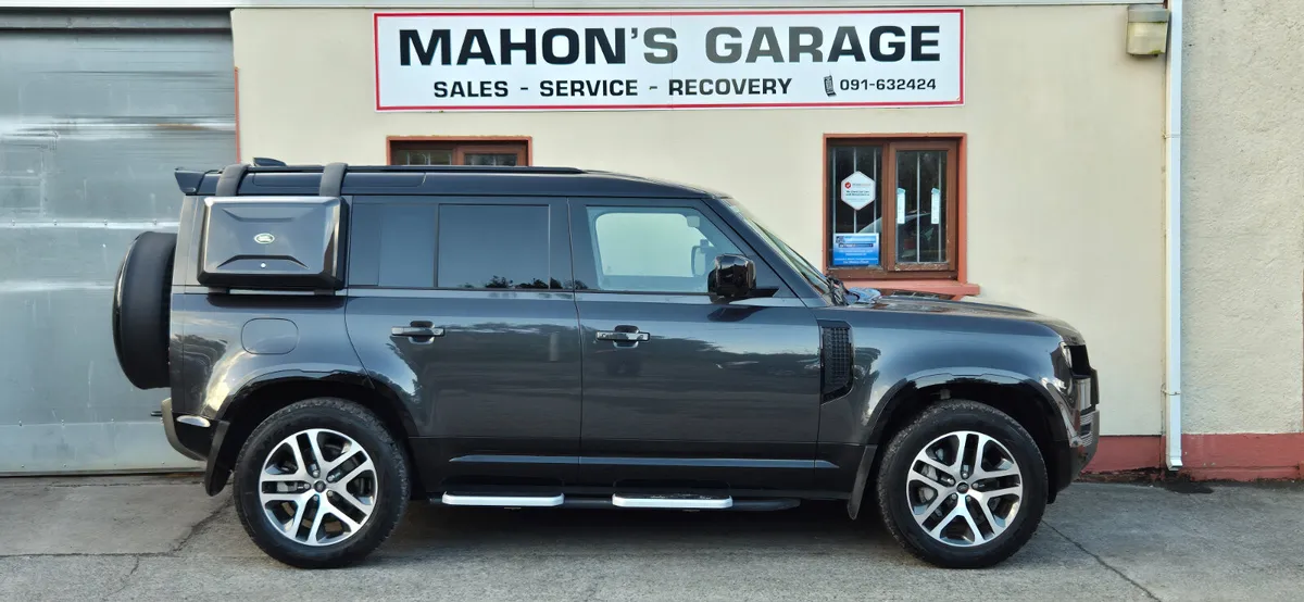 2023 LAND ROVER DEFENDER 3.0D  3 SEATER HARD TOP - Image 2