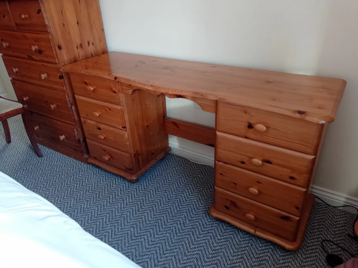 Sideboard/Dresser FREE TO GOOD HOME