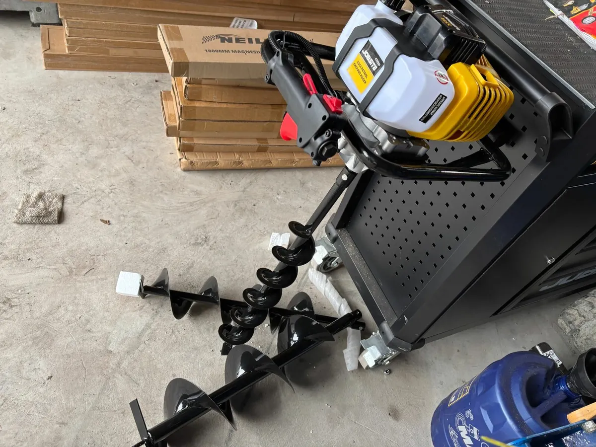 New Jobsite Petrol Auger - Image 2