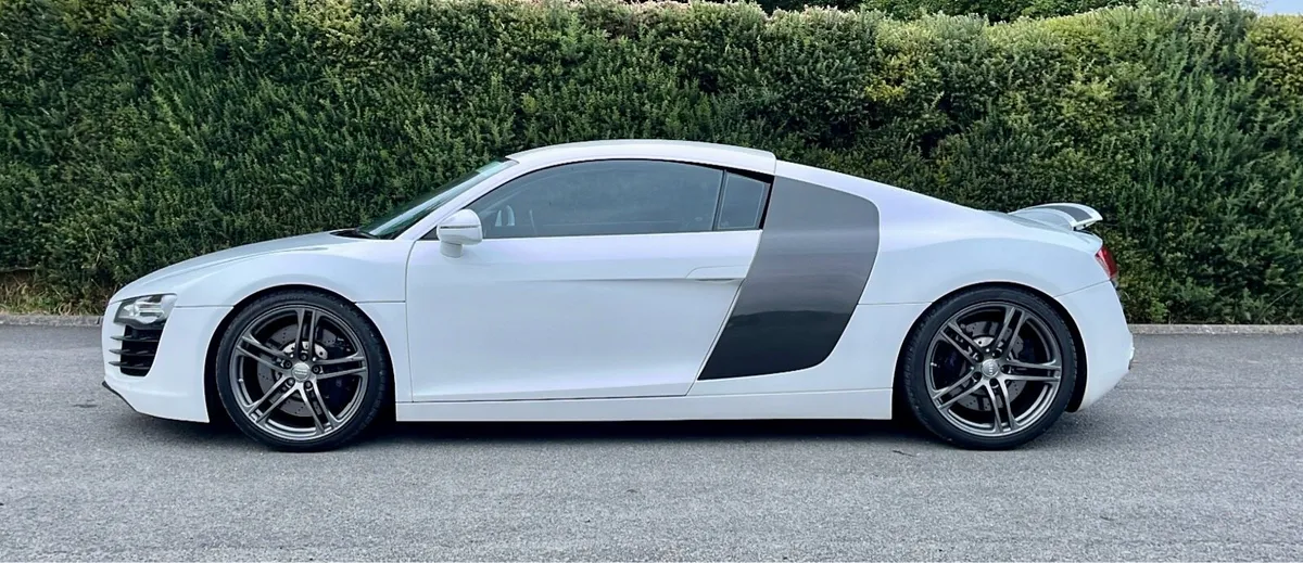 2009 Audi R8 V8 Manual - Image 2