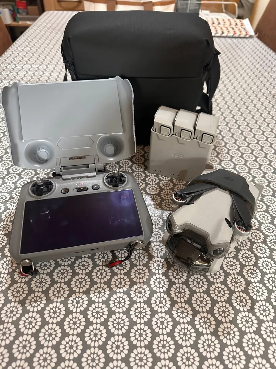 DJI Mini 4 Pro Flymore Combo + DJI Battery PLUS - Image 1