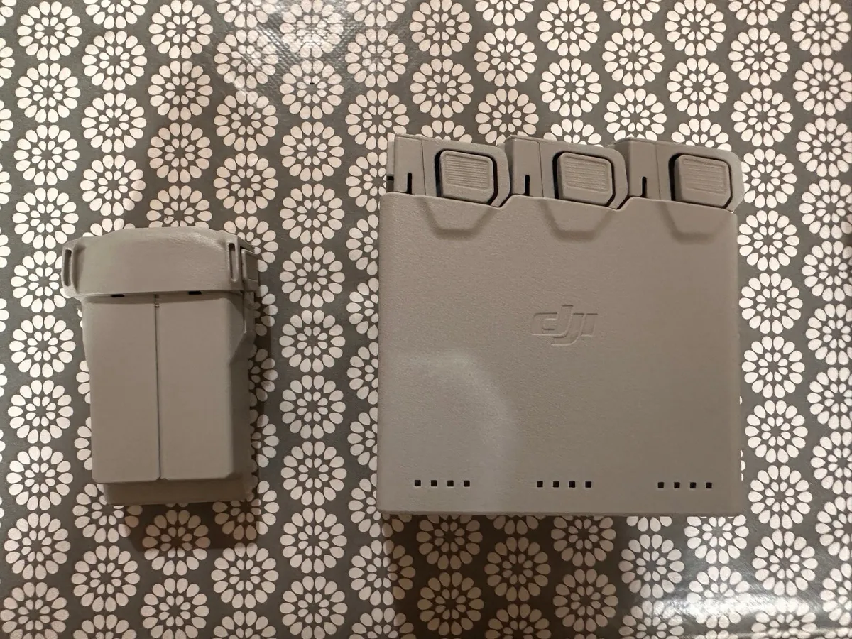 DJI Mini 4 Pro Flymore Combo + DJI Battery PLUS - Image 3