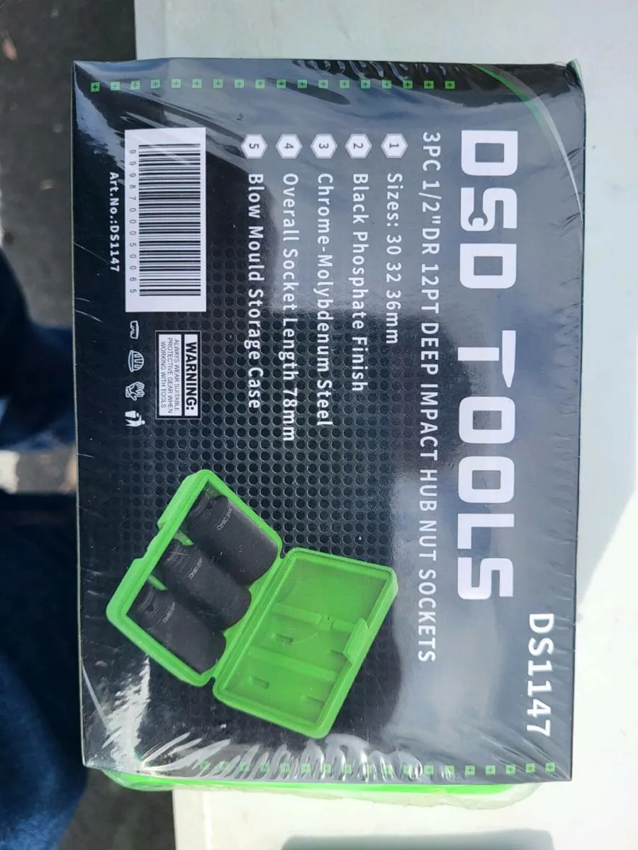 Hub nut socket sets