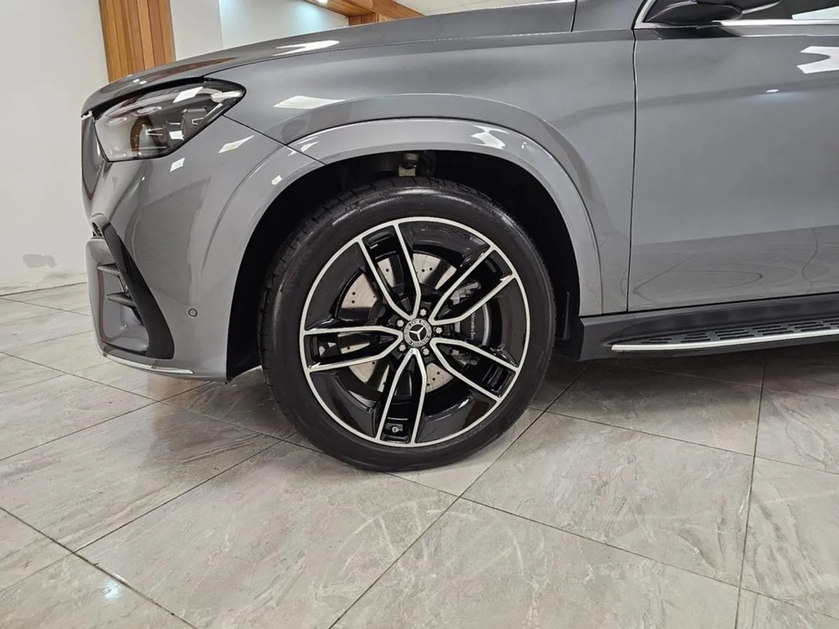 Mercedes-Benz GLE-Class Coupe Model - Image 3
