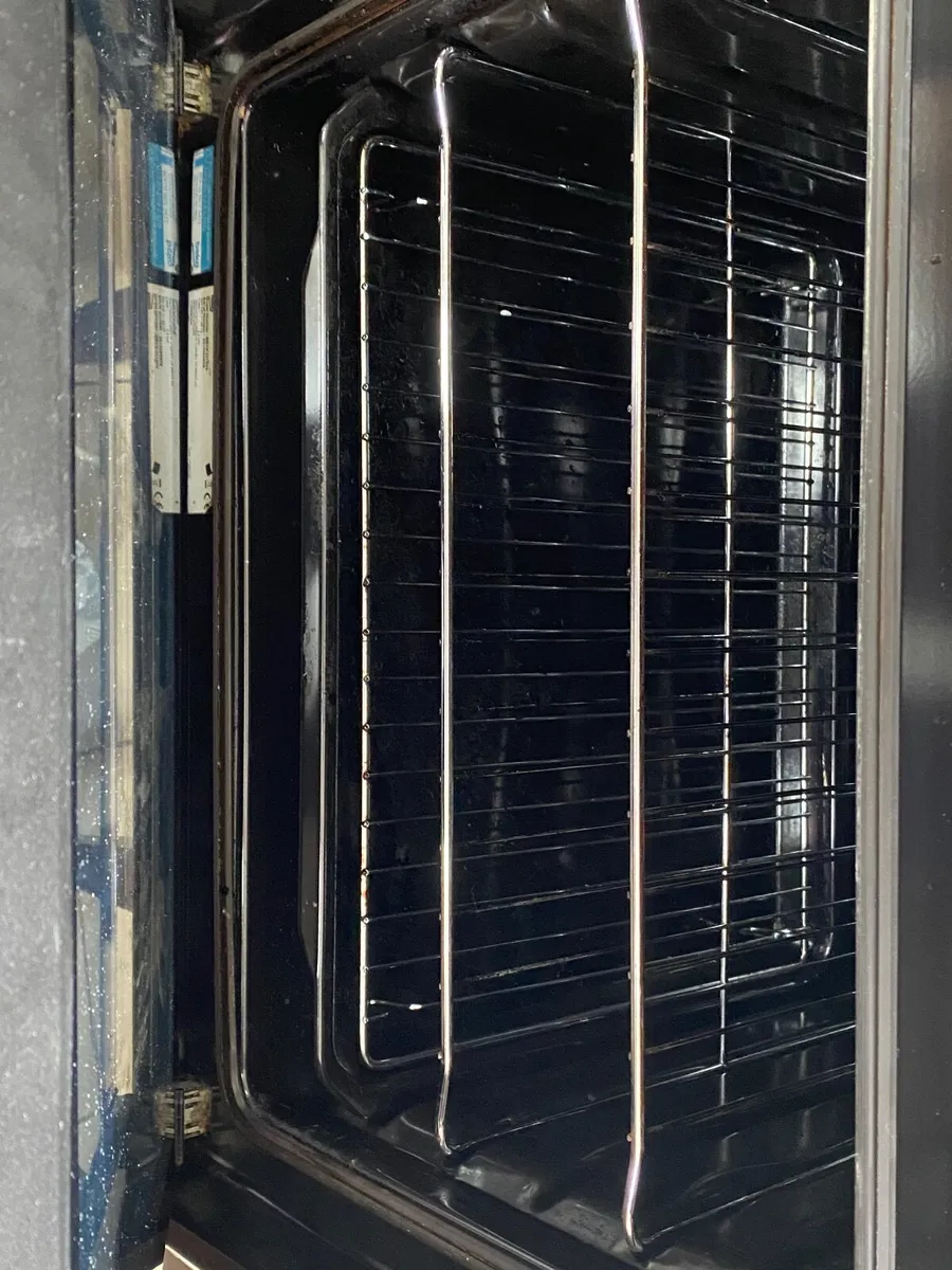 Oven - Image 1