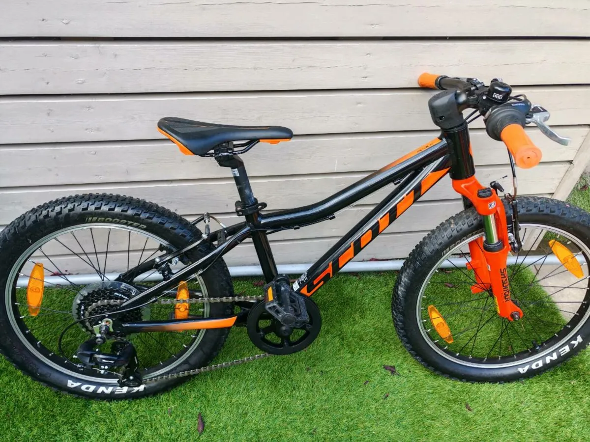 Scott scale 20 inch bike for 6-9 year old - Image 1