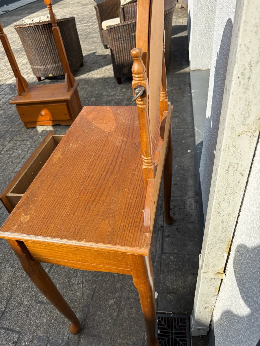 Wooden dressing table with mirror - Image 2