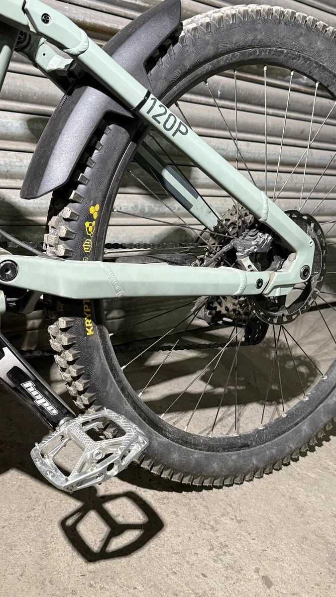 Cube stereo 120 pro M size bike - Image 4