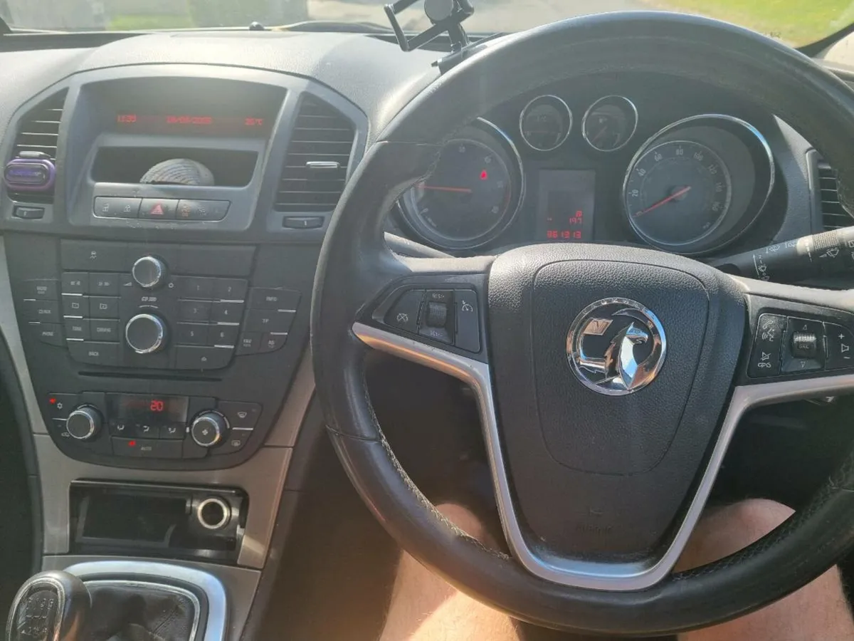 Vauxhall Insignia - Image 4