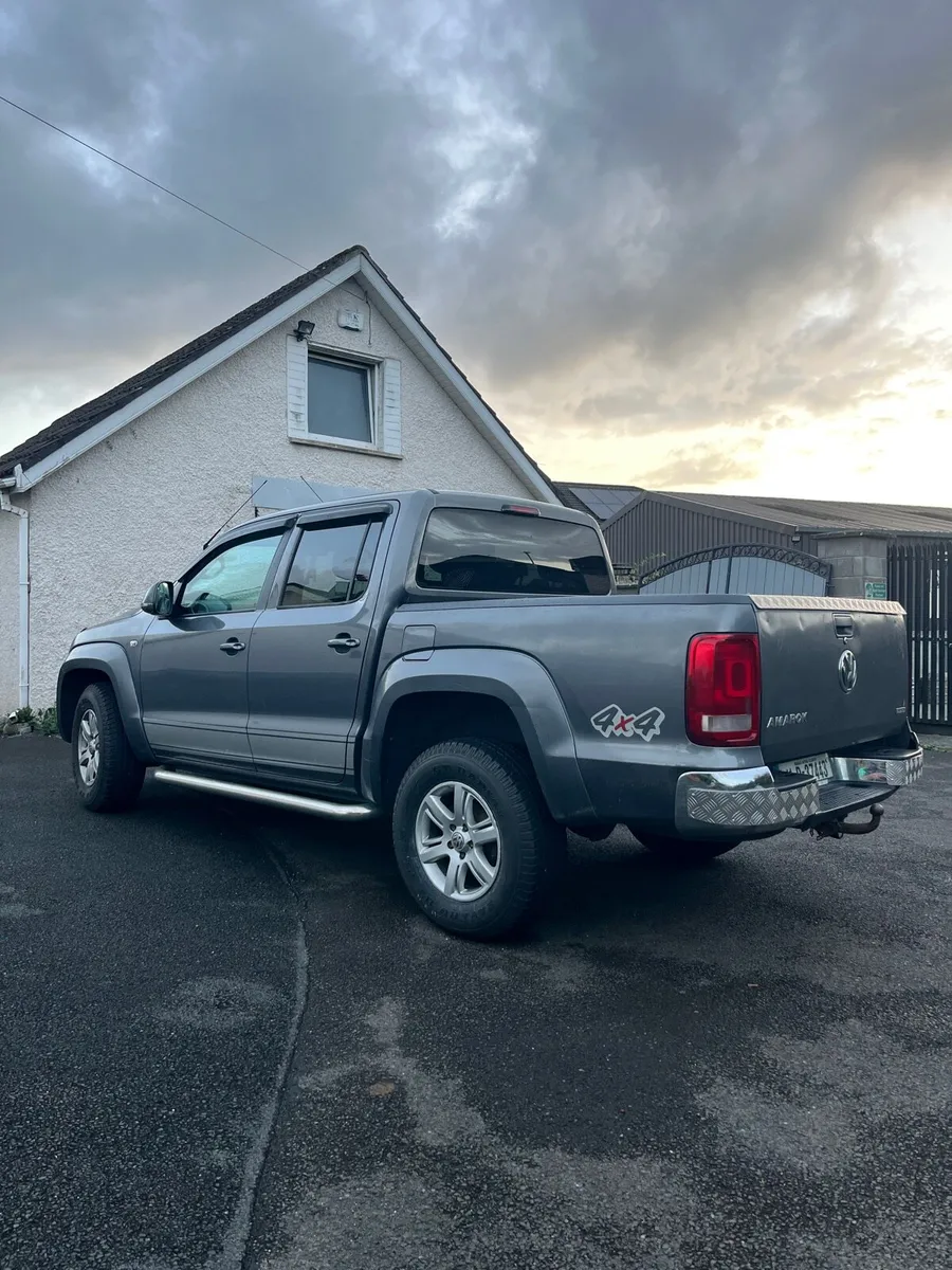 2011 Volkswagen Amarok - Image 2