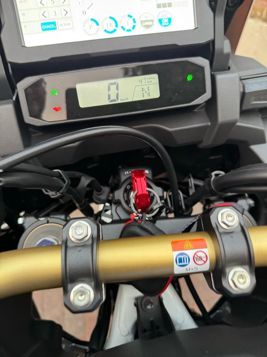 2025 Africa Twin Adventure Sports DCT - Image 3