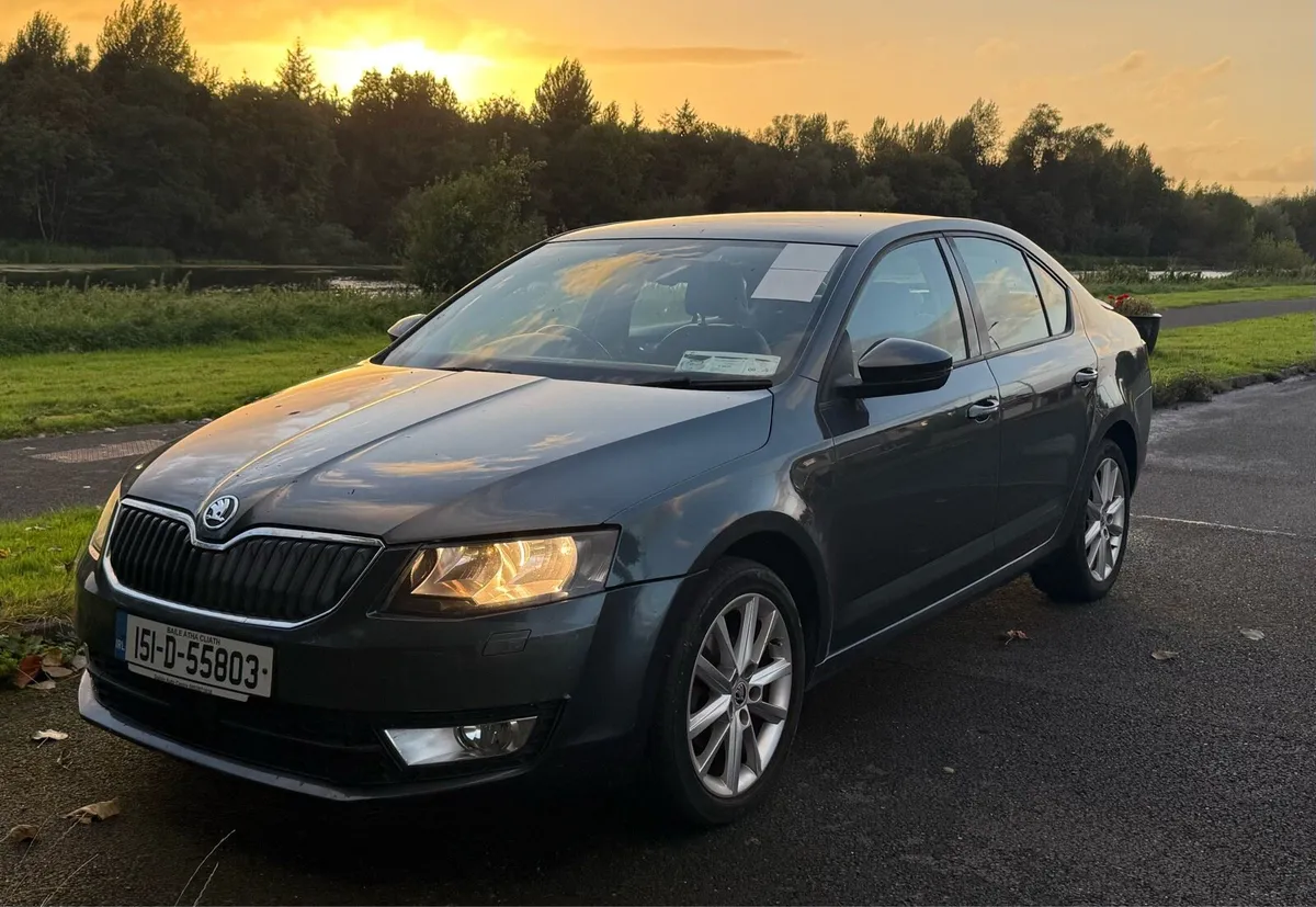 Skoda Octavia 1.6D Automatic (2015) - Image 2