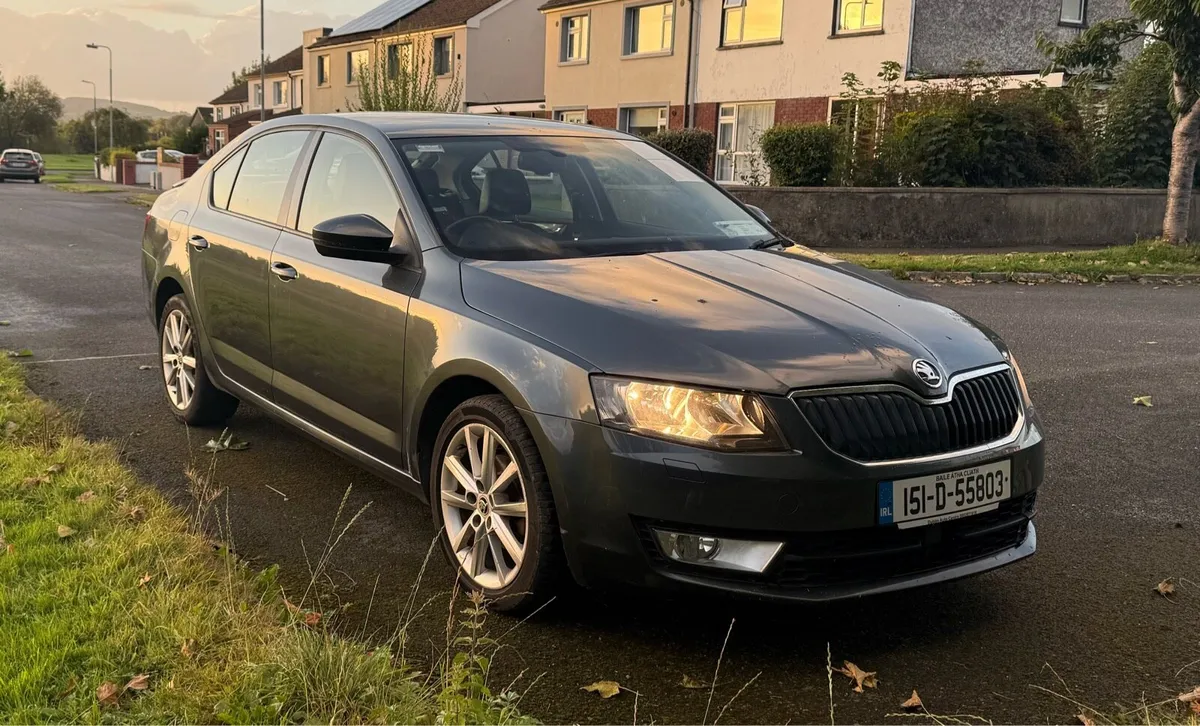 Skoda Octavia 1.6D Automatic (2015) - Image 3