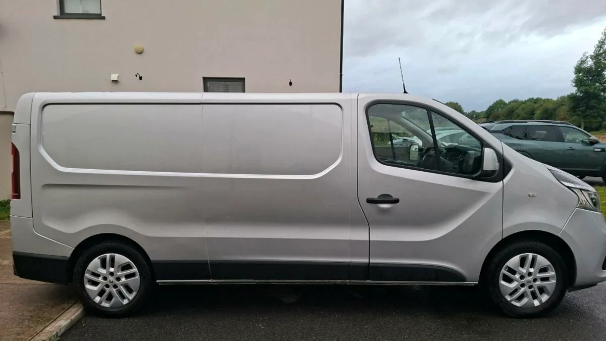 2020 renault trafic sport - Image 1