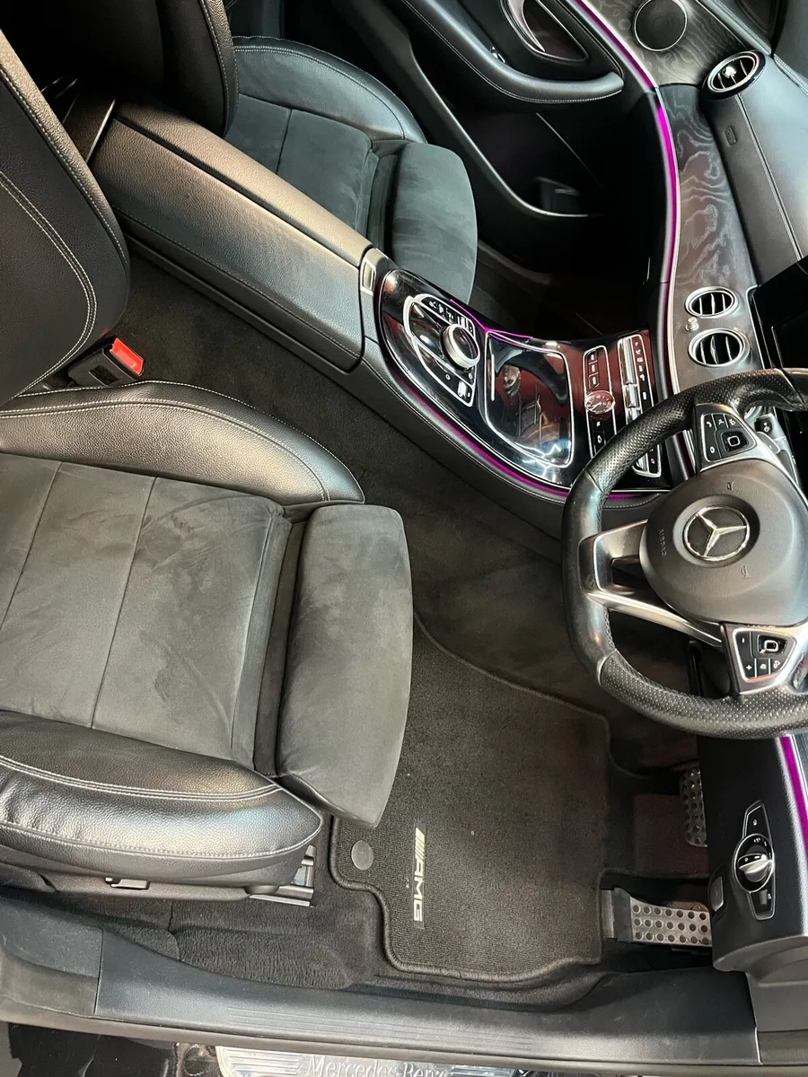 Mercedes Bens 220 E Class AMG Line - 194hp - Image 2