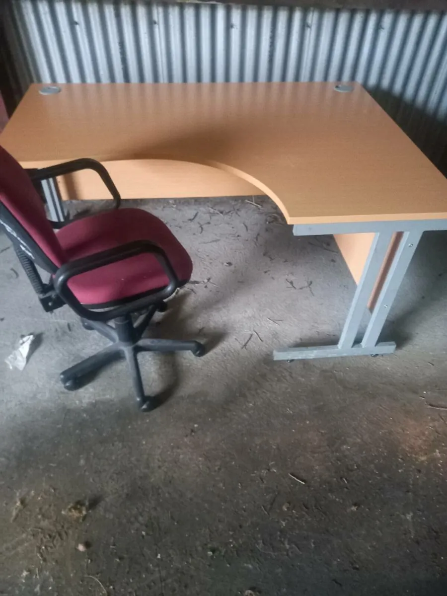 Conputer table - Image 2