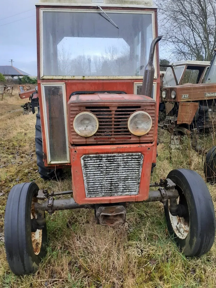 Universal 445 tractor - Image 4