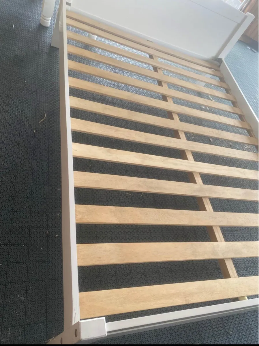 White 4 Ft 6” Wooden Double Bed - Image 2