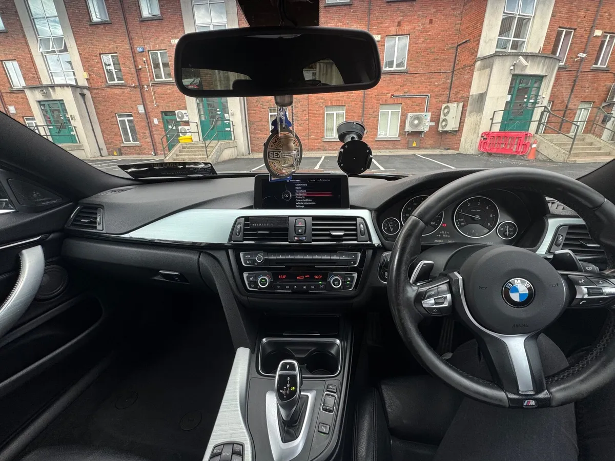 BMW 4-Series 2015 - Image 4