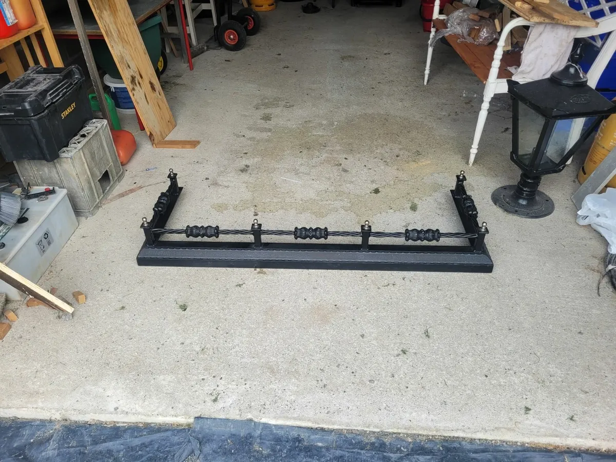 Fireplace fender - Image 2
