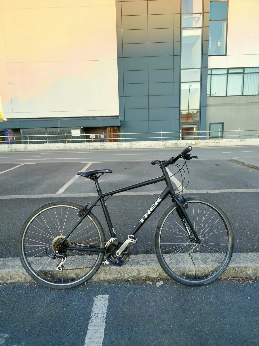 Trek FX 2 Hybrid Bike - Image 1
