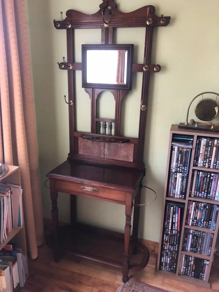 Hall table