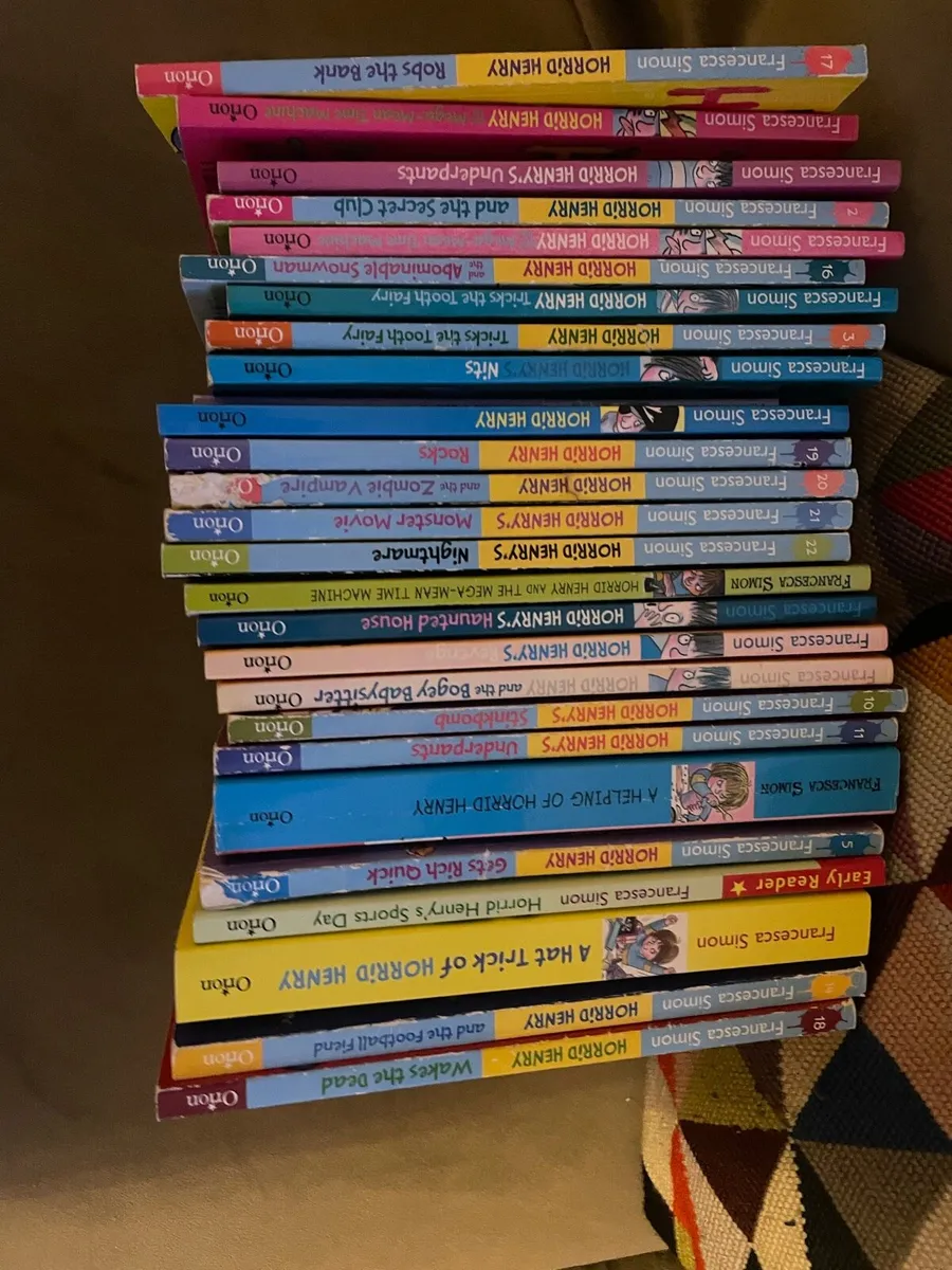 28 Horrid Henry books - Image 2