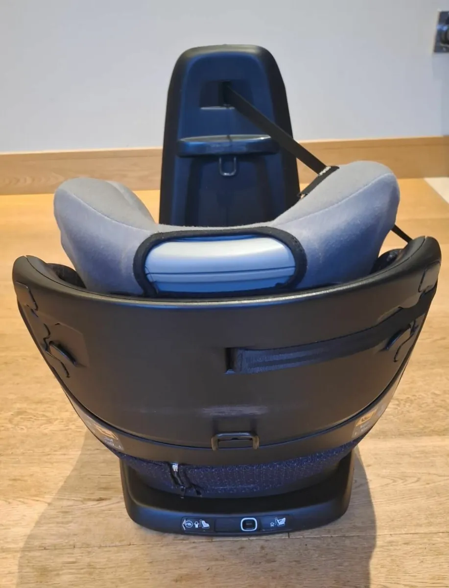 Maxi-cosi AxissFix car seat - Image 2