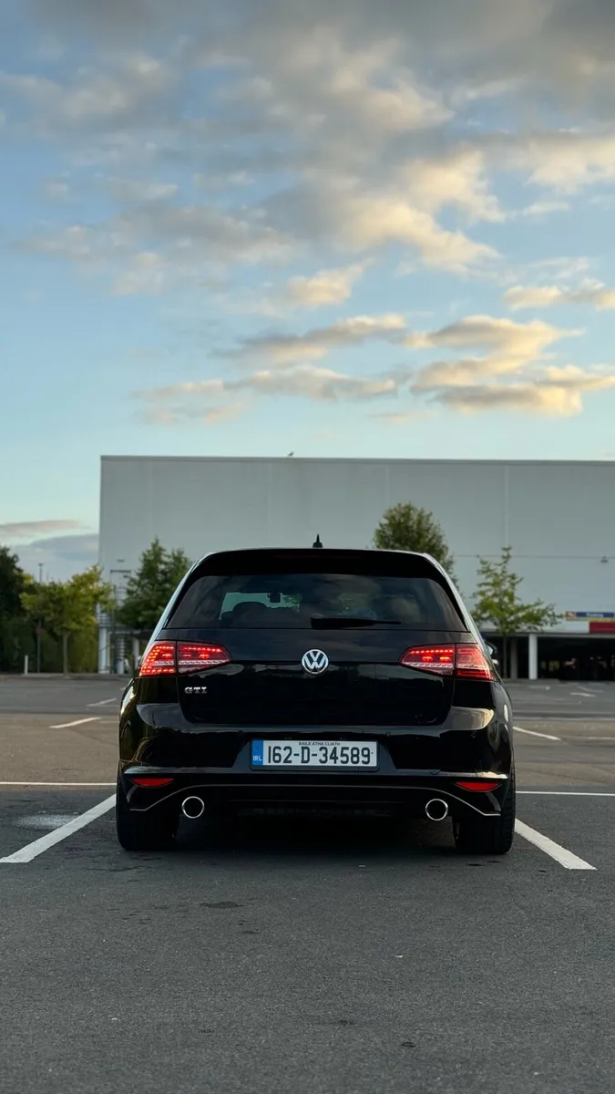 2016 Volkswagen Golf GTi - Image 4