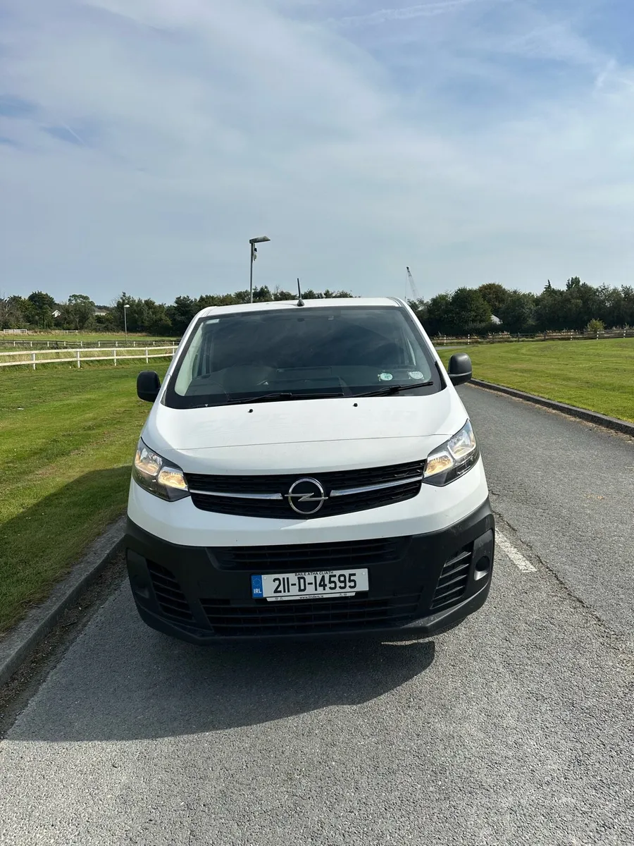 Opel Vivaro 2021 DOE 02/26 - Image 2
