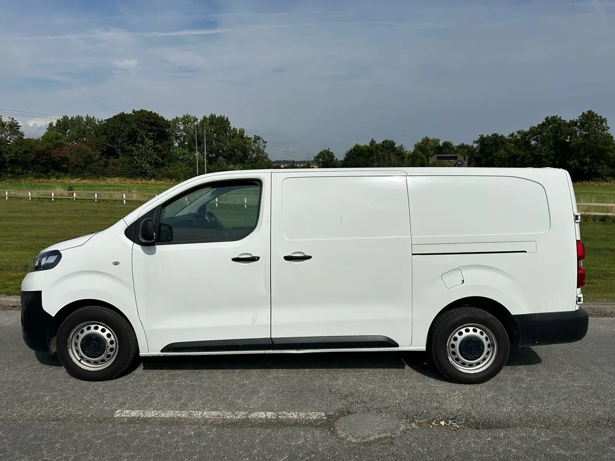 Opel Vivaro 2021 DOE 02/26 - Image 3