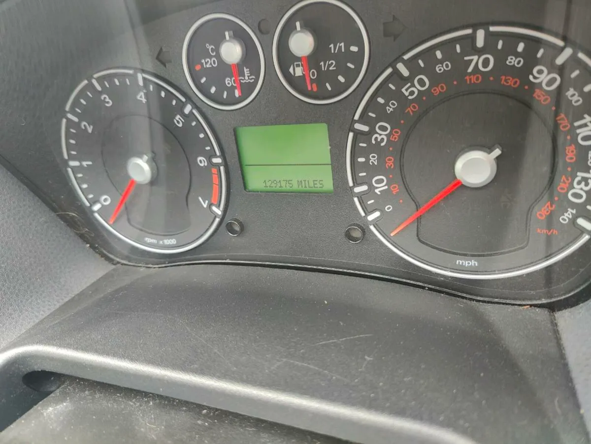 08 Ford Fiesta - Image 2