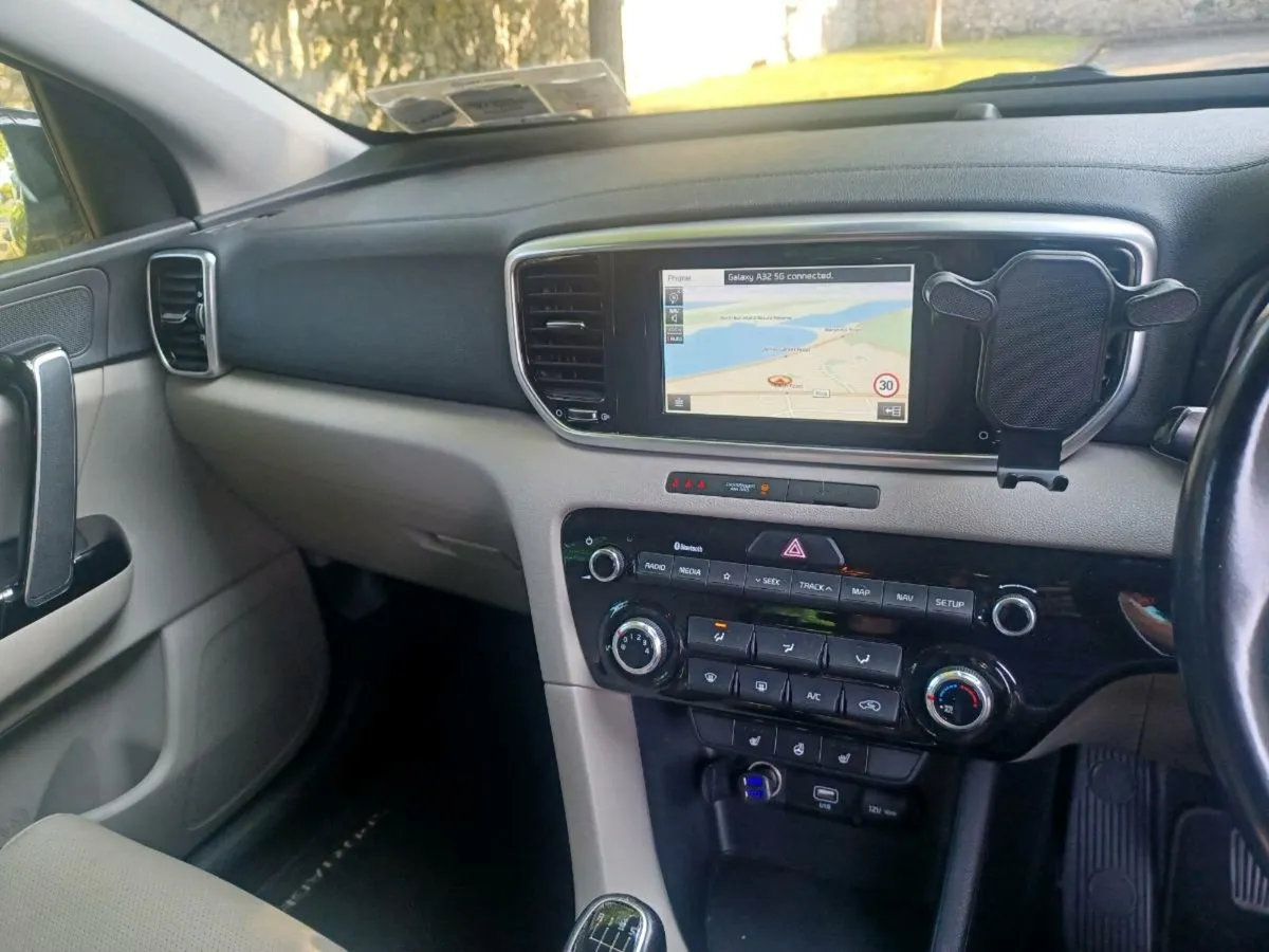 Car - Image 2