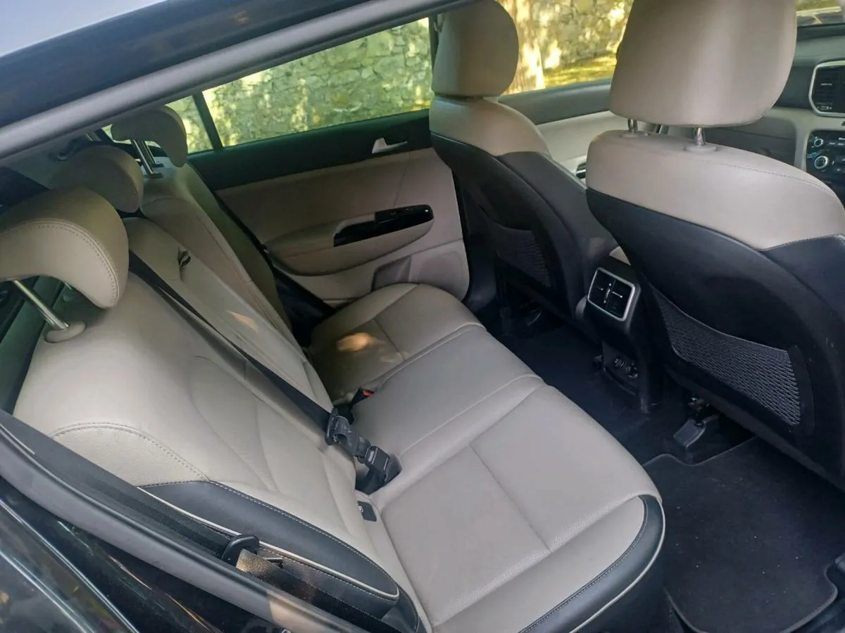 Car - Image 4