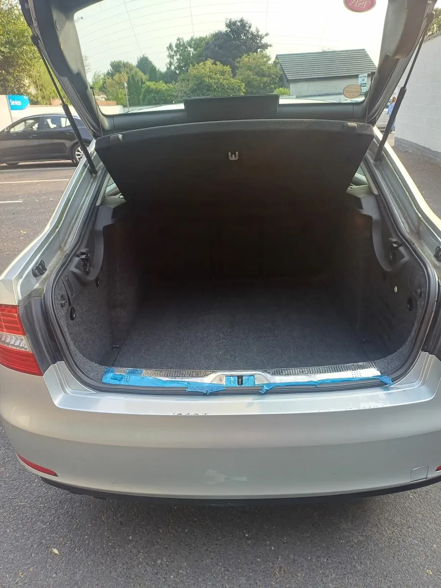 Skoda Superb 2015 - Image 4