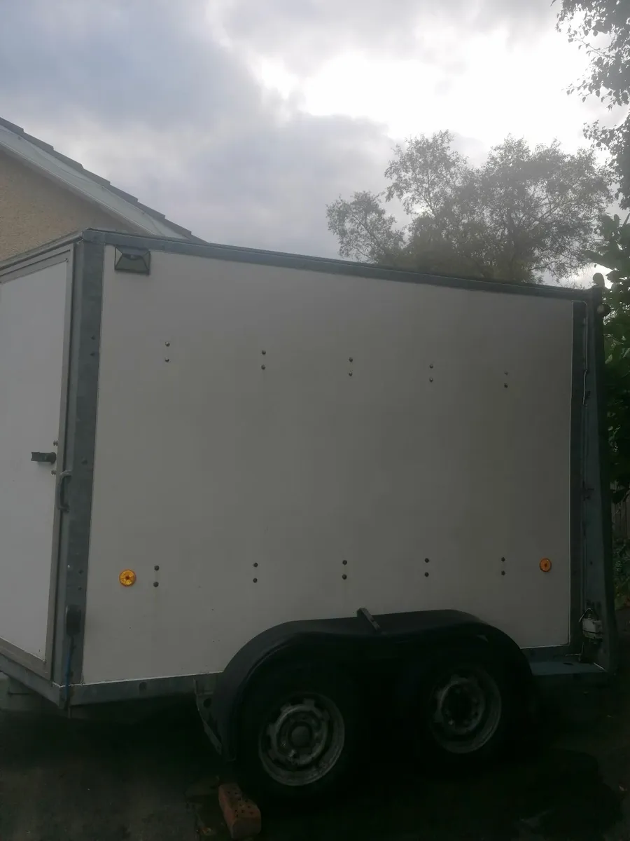 Trailer - Image 3